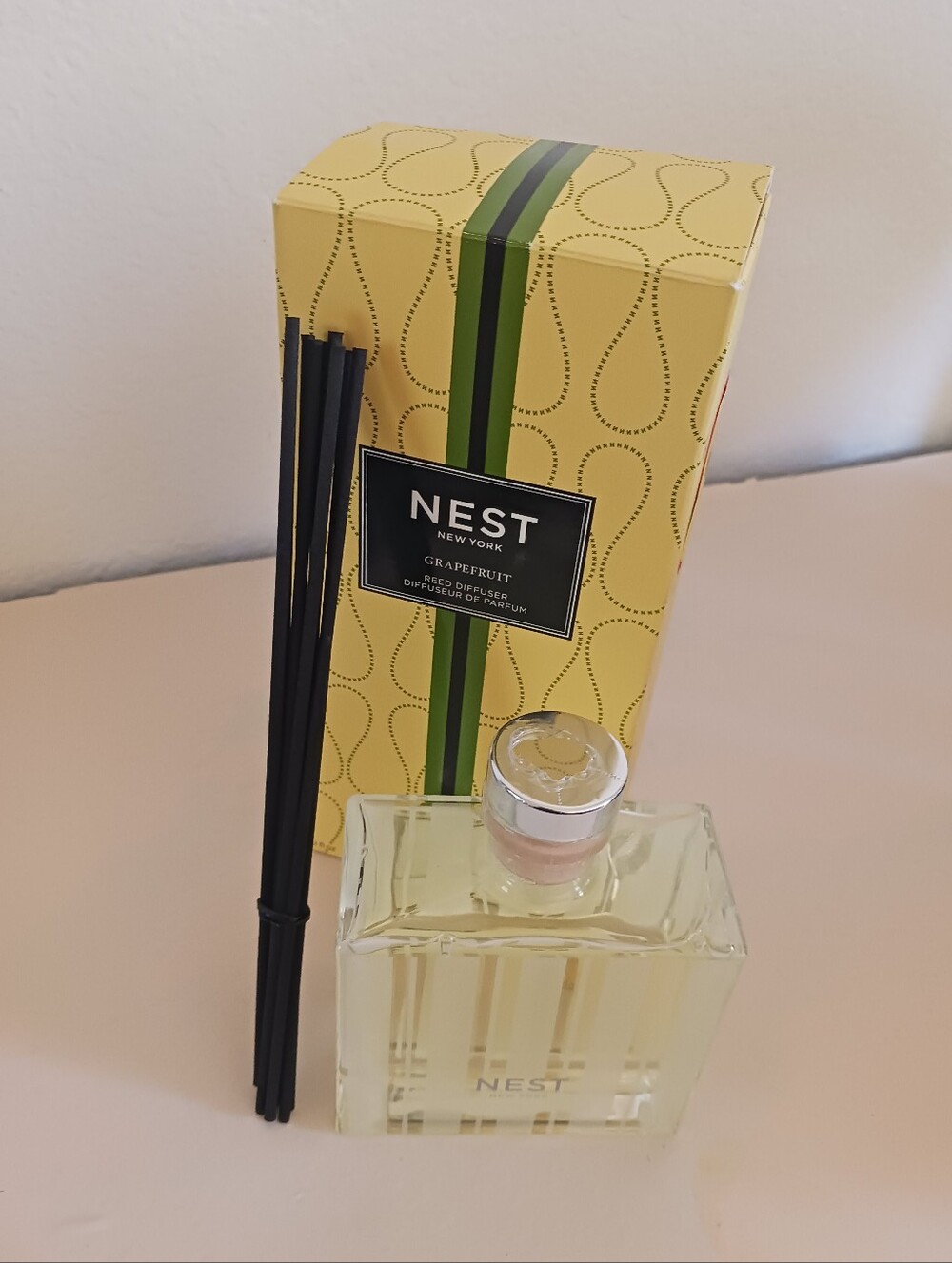 Nest Grapefruit Read Diffuser - Picture 3 of 3